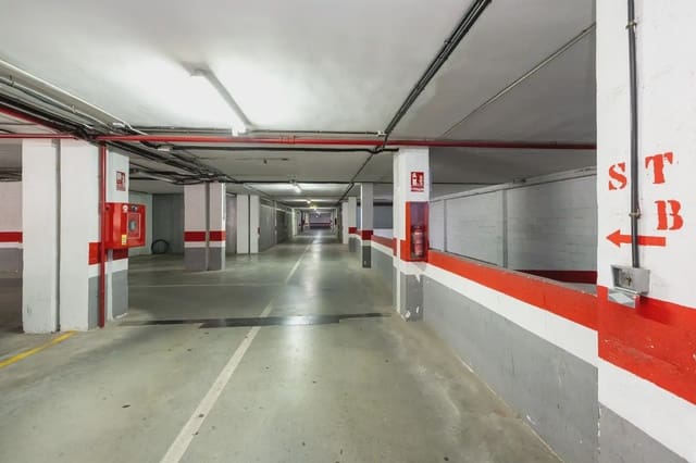 Garaż na sprzedaż w Angustias - Chana - Encina, Miasto Grenada - 18 000 € (Ref: 9836913)