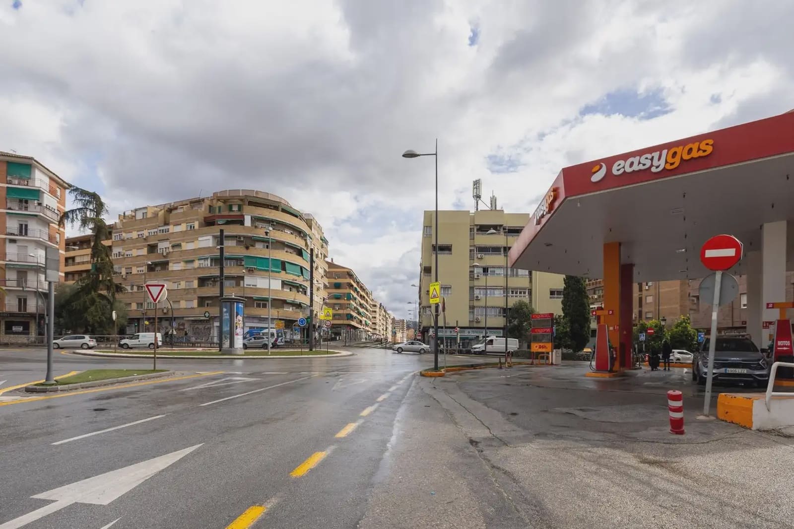 Garage for sale in Granada city - € 18,000 (Ref: 9836913)