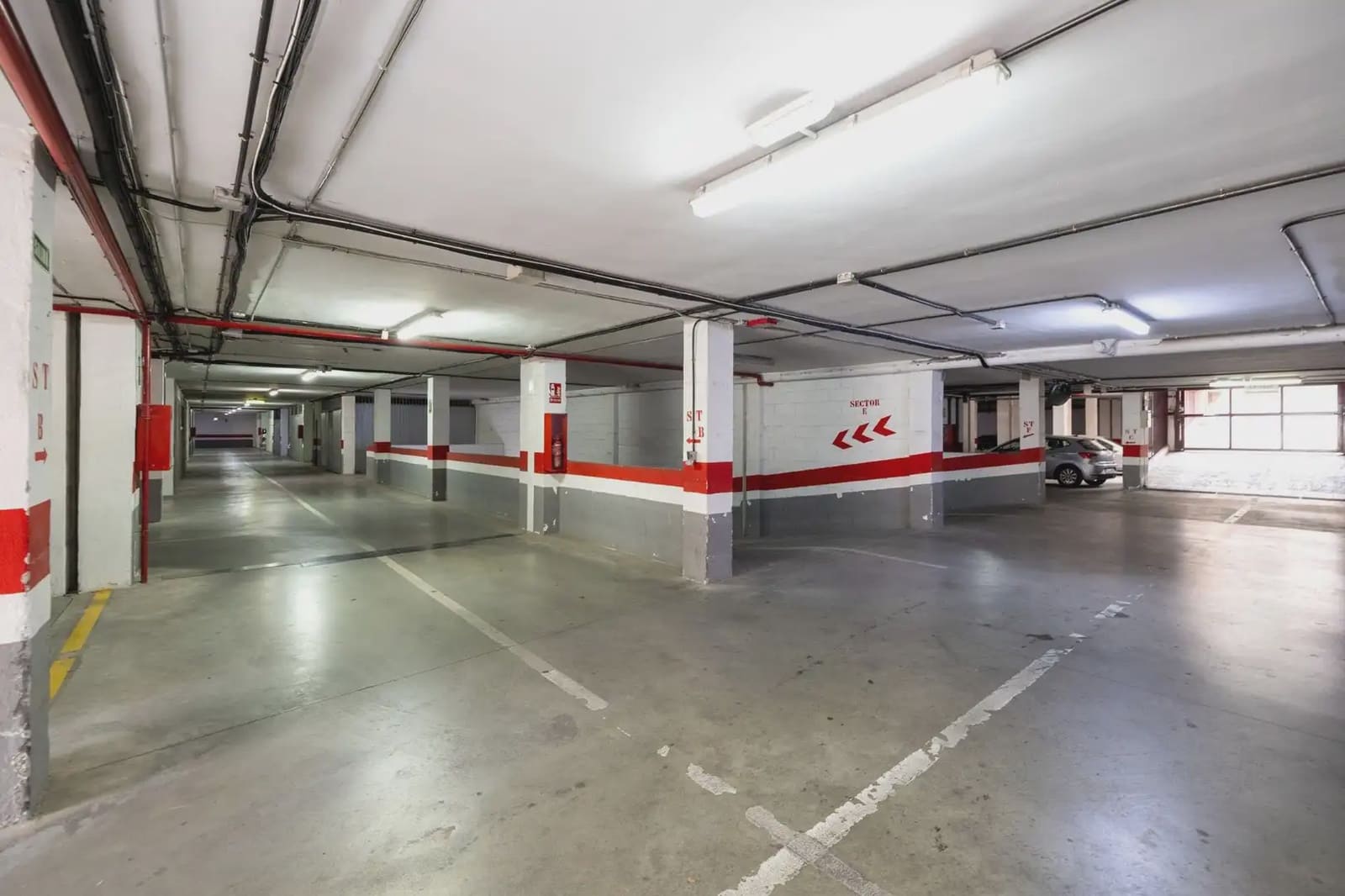 Garage for sale in Granada city - € 18,000 (Ref: 9836913)