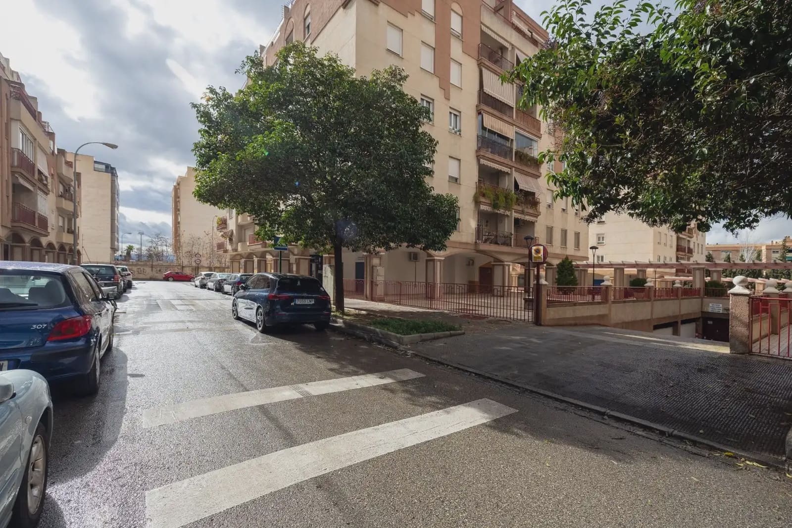 Garage for sale in Granada city - € 18,000 (Ref: 9836913)