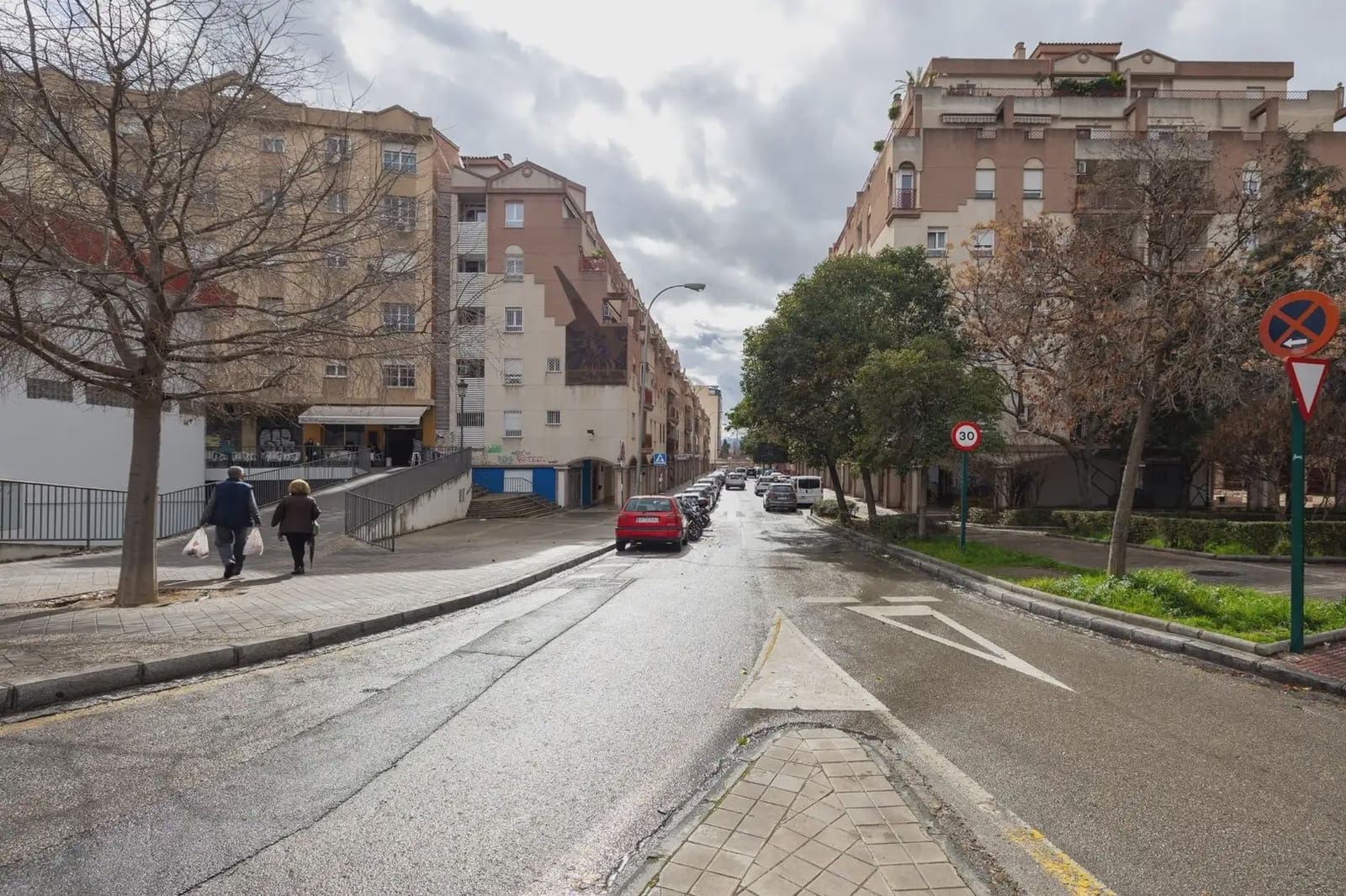 Garage for sale in Granada city - € 18,000 (Ref: 9836913)