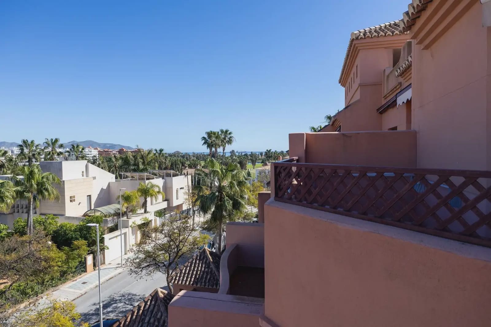Penthouse te koop in Motril met zwembad garage - € 540.000 (Ref: 9836914)