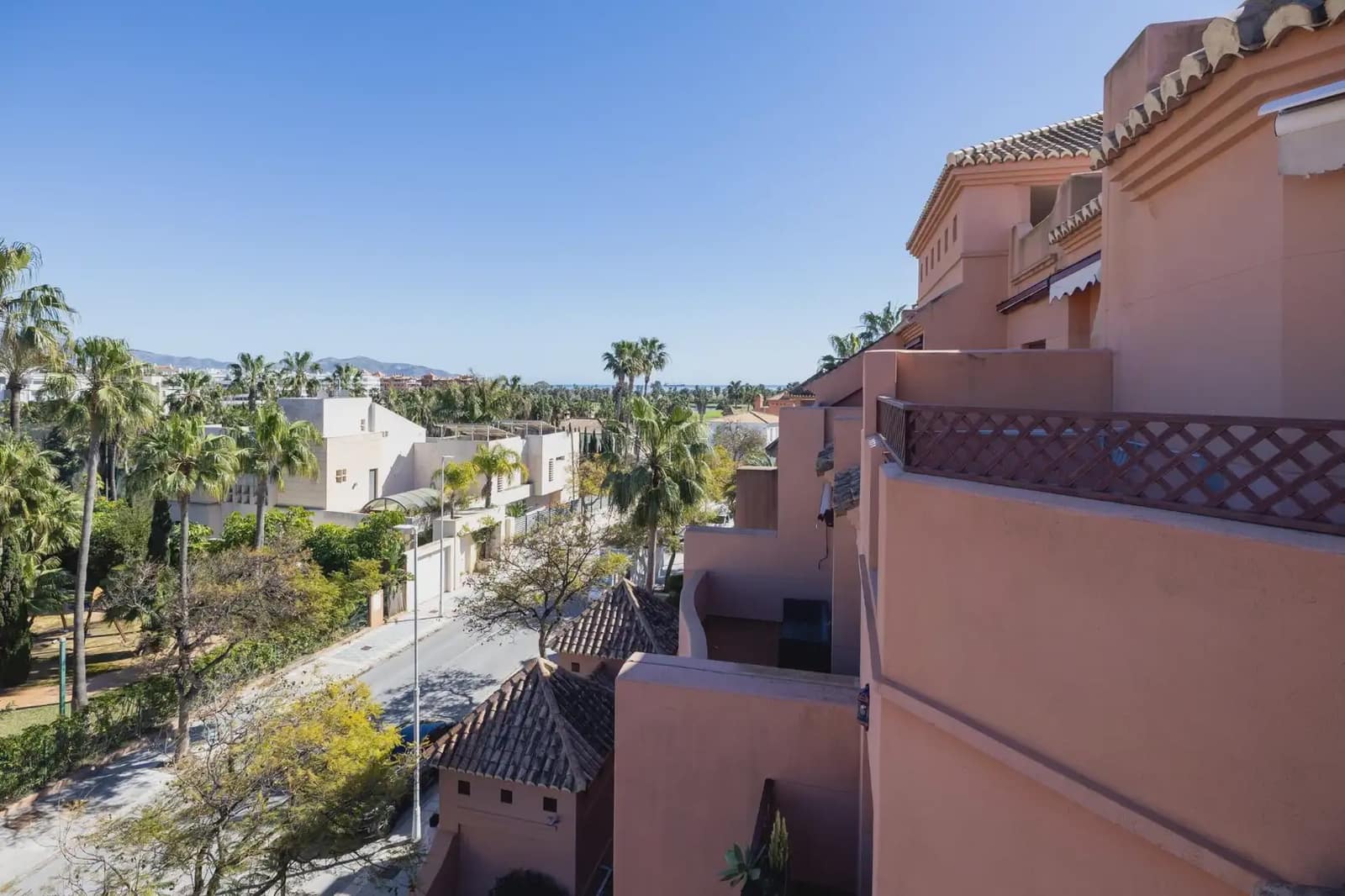 Penthouse te koop in Motril met zwembad garage - € 540.000 (Ref: 9836914)