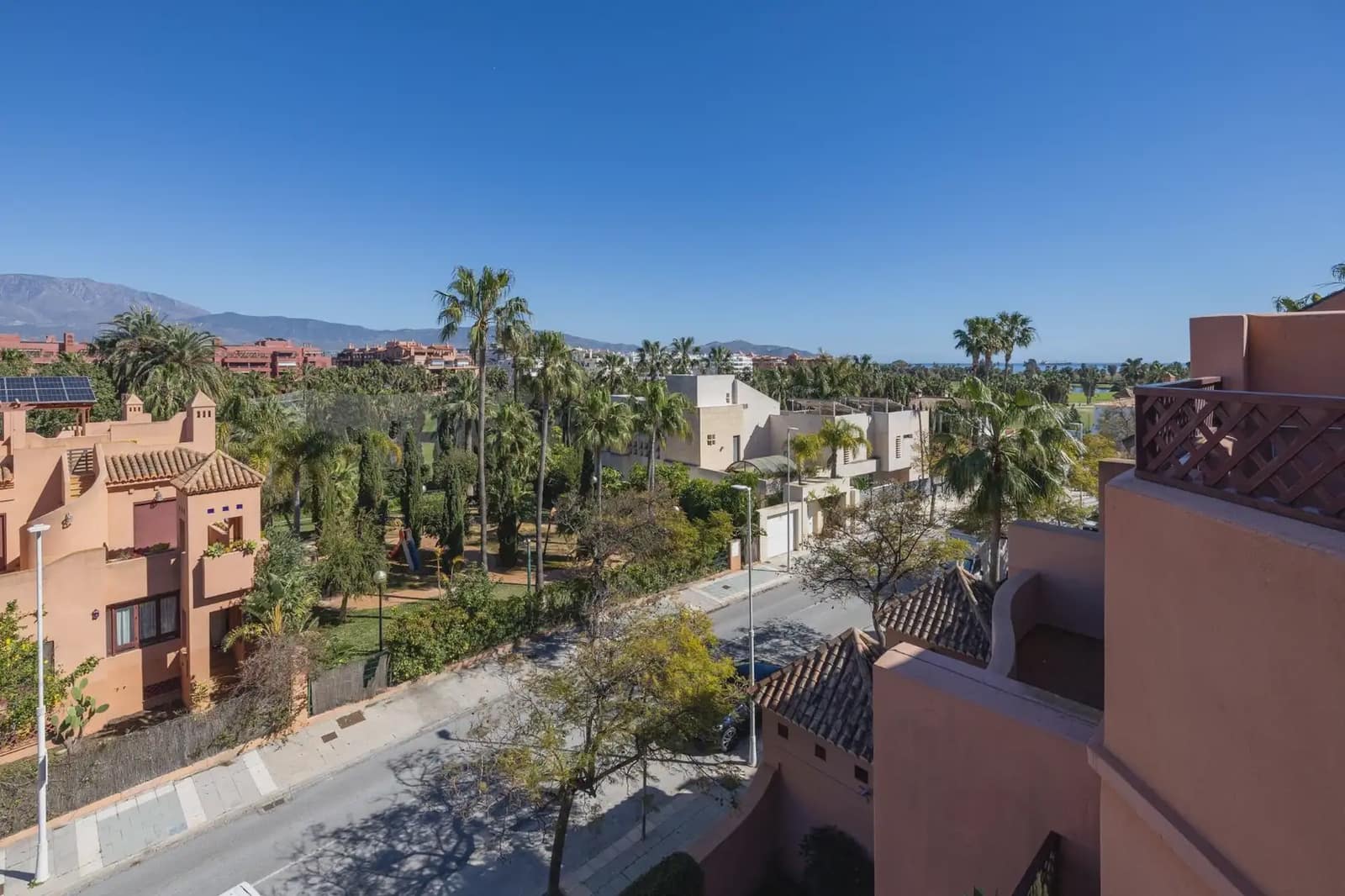 Penthouse te koop in Motril met zwembad garage - € 540.000 (Ref: 9836914)