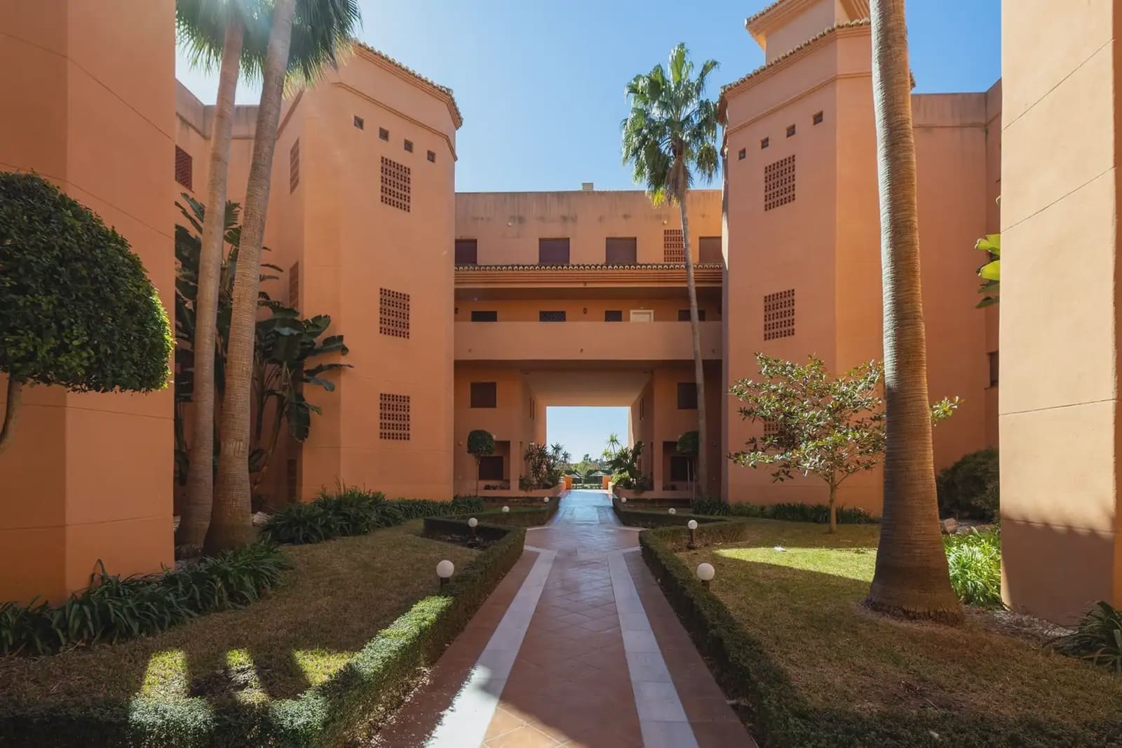 Penthouse te koop in Motril met zwembad garage - € 540.000 (Ref: 9836914)