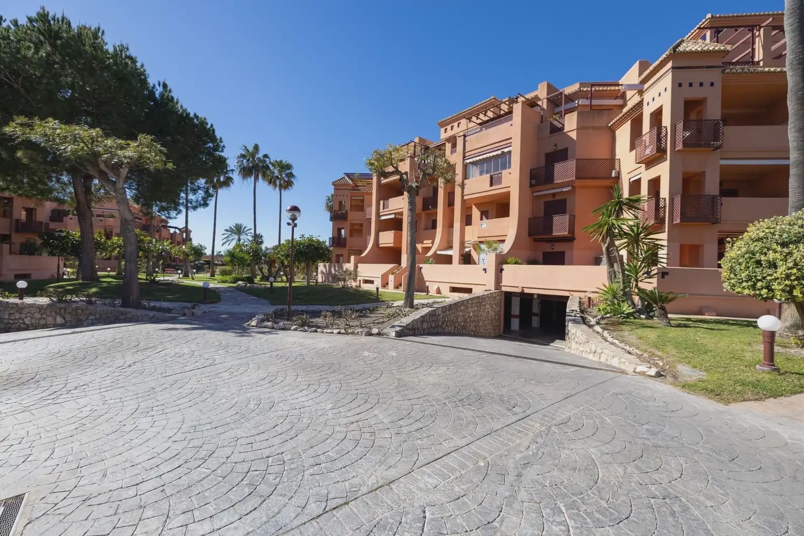 Penthouse te koop in Motril met zwembad garage - € 540.000 (Ref: 9836914)