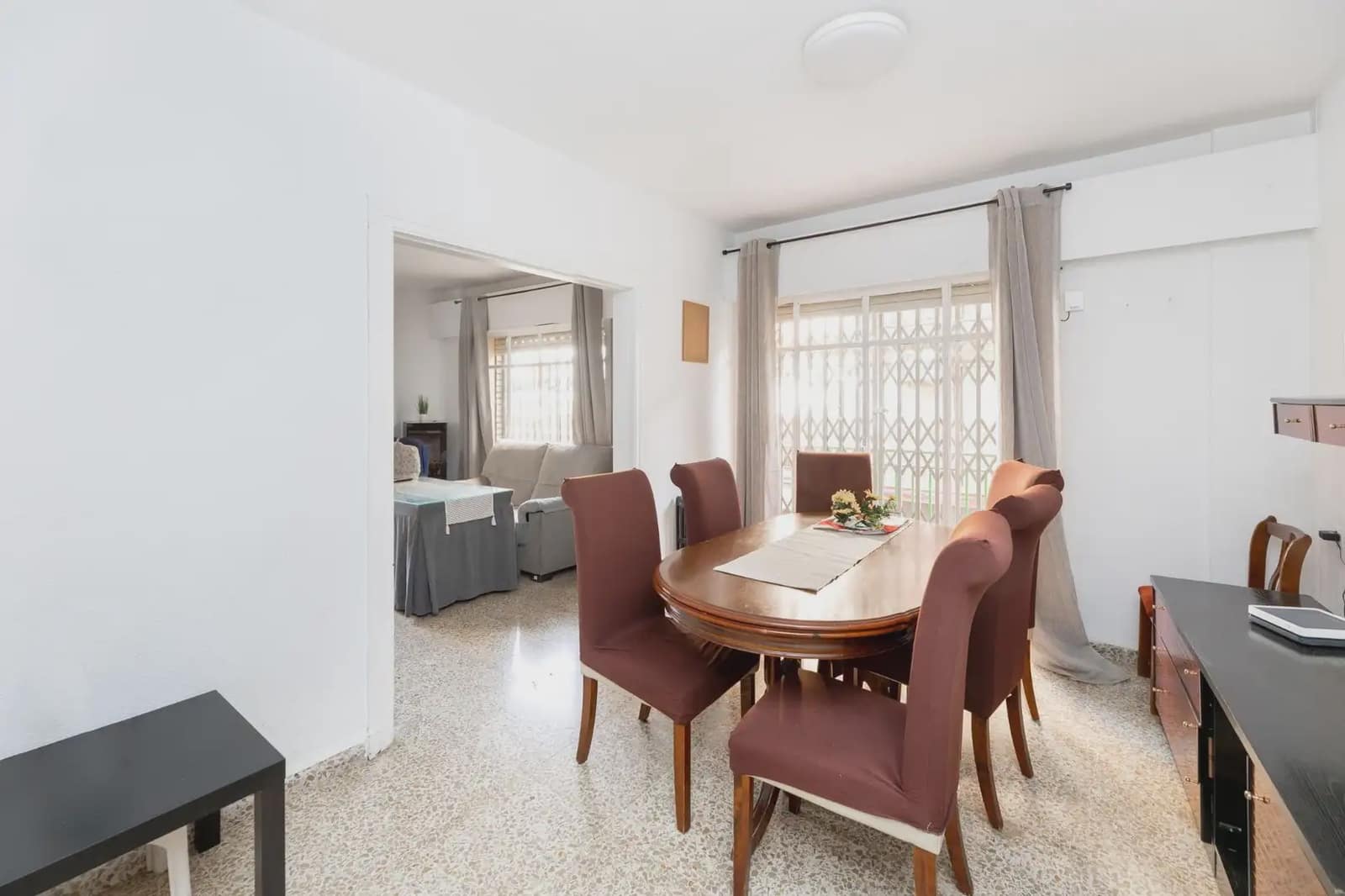 Flat for sale in Granada city - € 340,000 (Ref: 9836915)