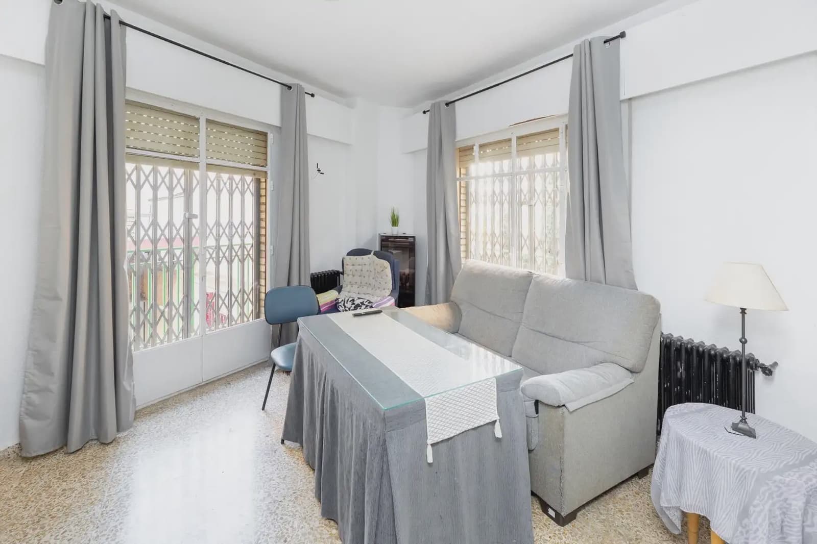 Flat for sale in Granada city - € 340,000 (Ref: 9836915)
