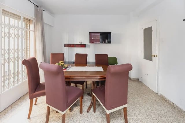 Leilighet til salgs i Centro - Sagrario, Granada by - € 340 000 (Ref: 9836915)