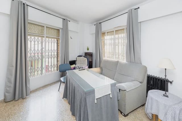 Leilighet til salgs i Centro - Sagrario, Granada by - € 340 000 (Ref: 9836915)