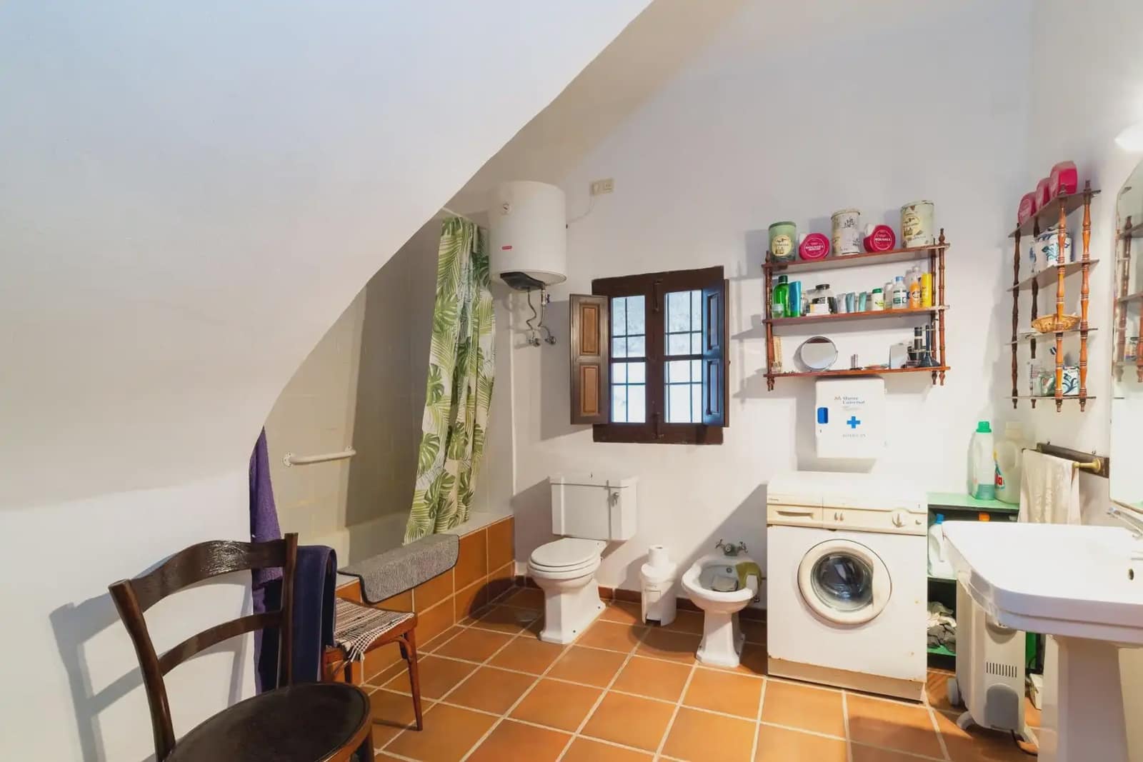 Finca/Herregård til salgs i Pinos Puente med garasje - € 199 900 (Ref: 9836916)