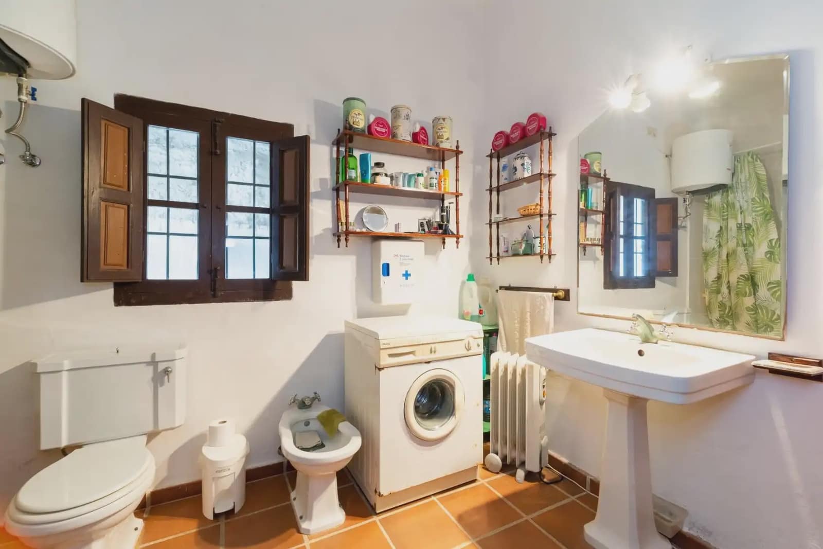 Finca/Herregård til salgs i Pinos Puente med garasje - € 199 900 (Ref: 9836916)