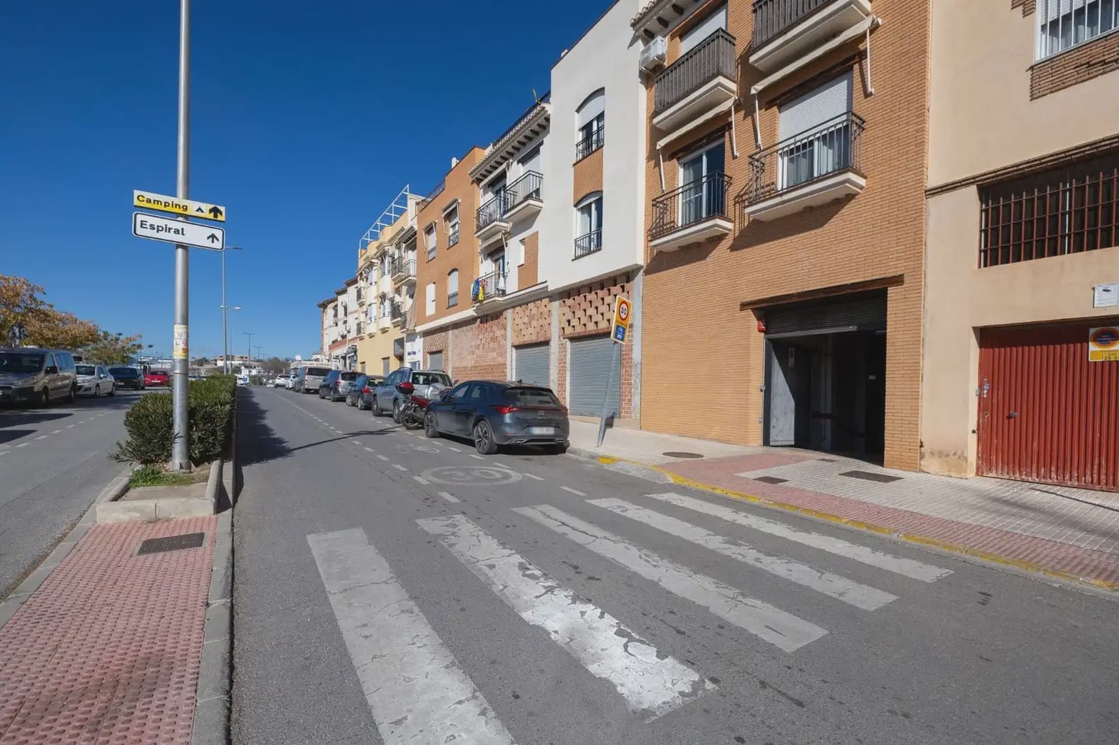 Garage for sale in Peligros - € 19,990 (Ref: 9836917)