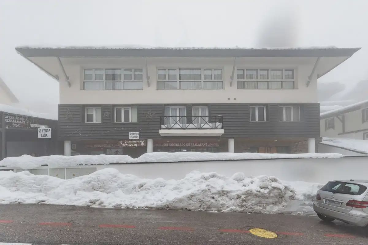 Flat te koop in Sierra Nevada met garage - € 240.000 (Ref: 9836918)