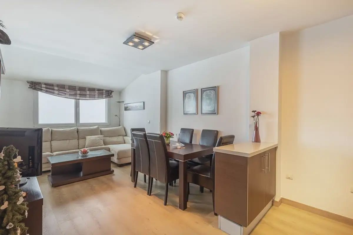Flat te koop in Sierra Nevada met garage - € 240.000 (Ref: 9836918)