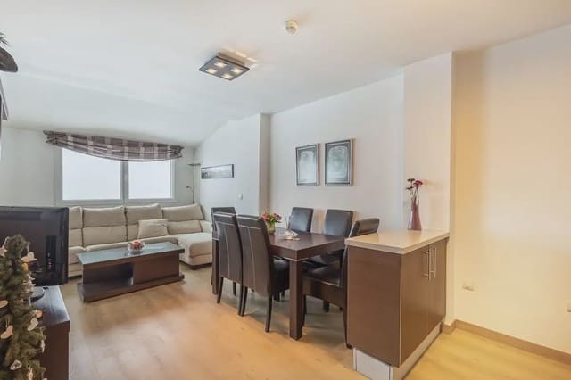Flat te koop in Sierra Nevada, Monachil met garage - € 240.000 (Ref: 9836918)