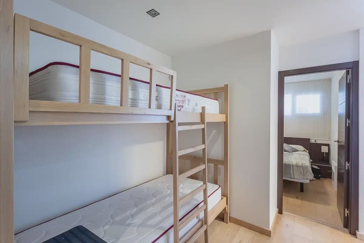Flat te koop in Sierra Nevada met garage - € 240.000 (Ref: 9836918)
