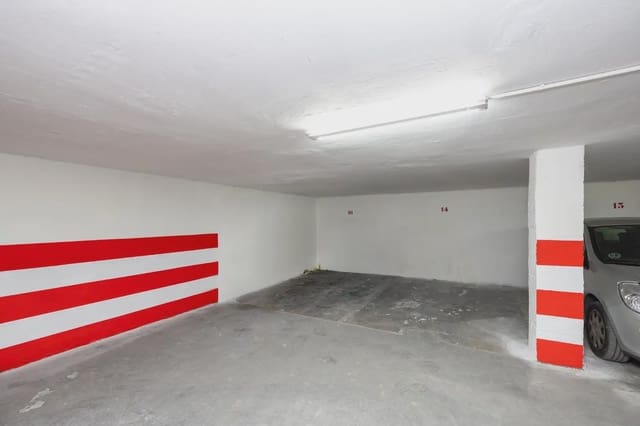 Garage for sale in Centro - Sagrario, Granada city - € 36,000 (Ref: 9836919)