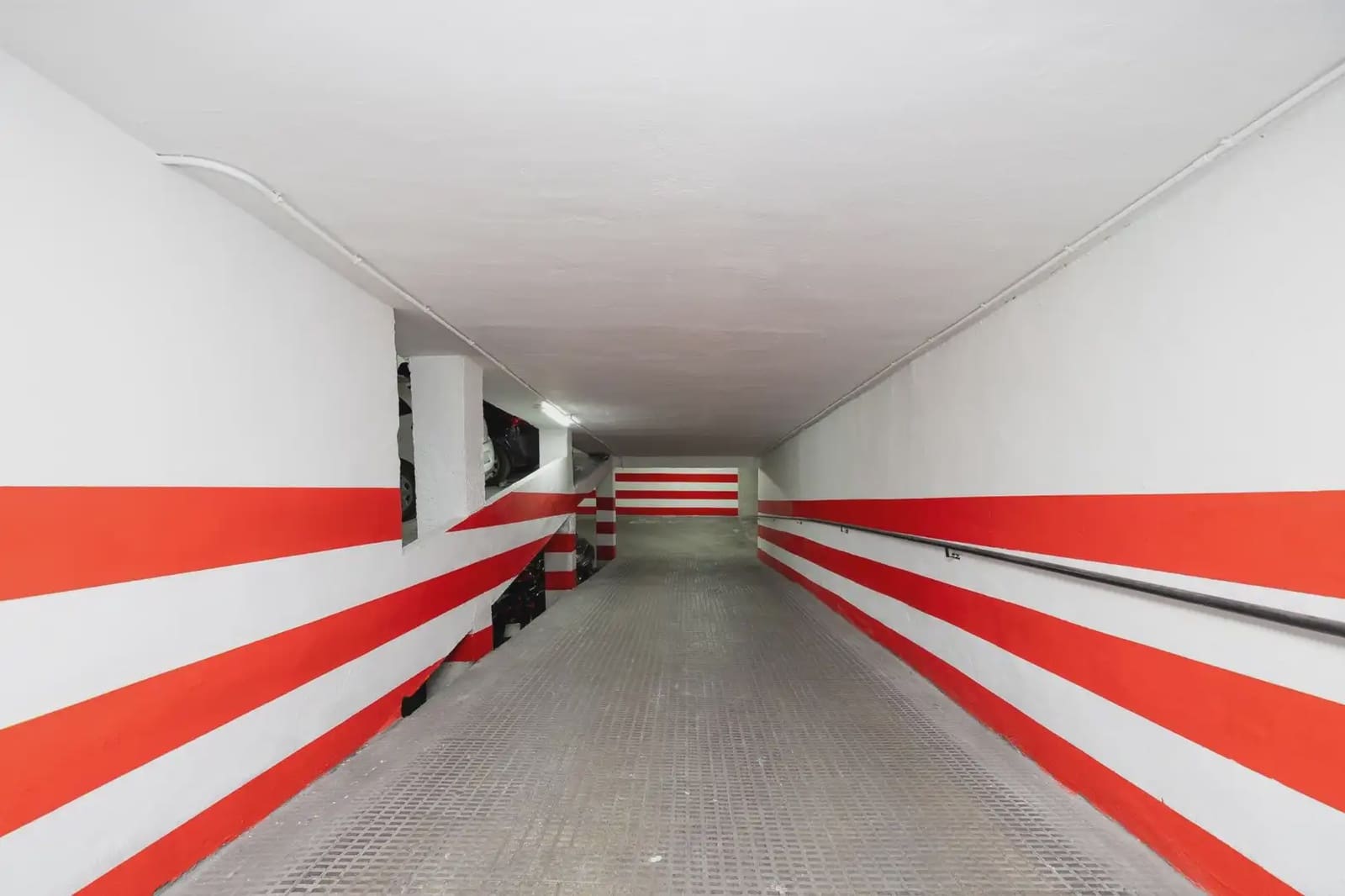 Garage for sale in Granada city - € 36,000 (Ref: 9836919)