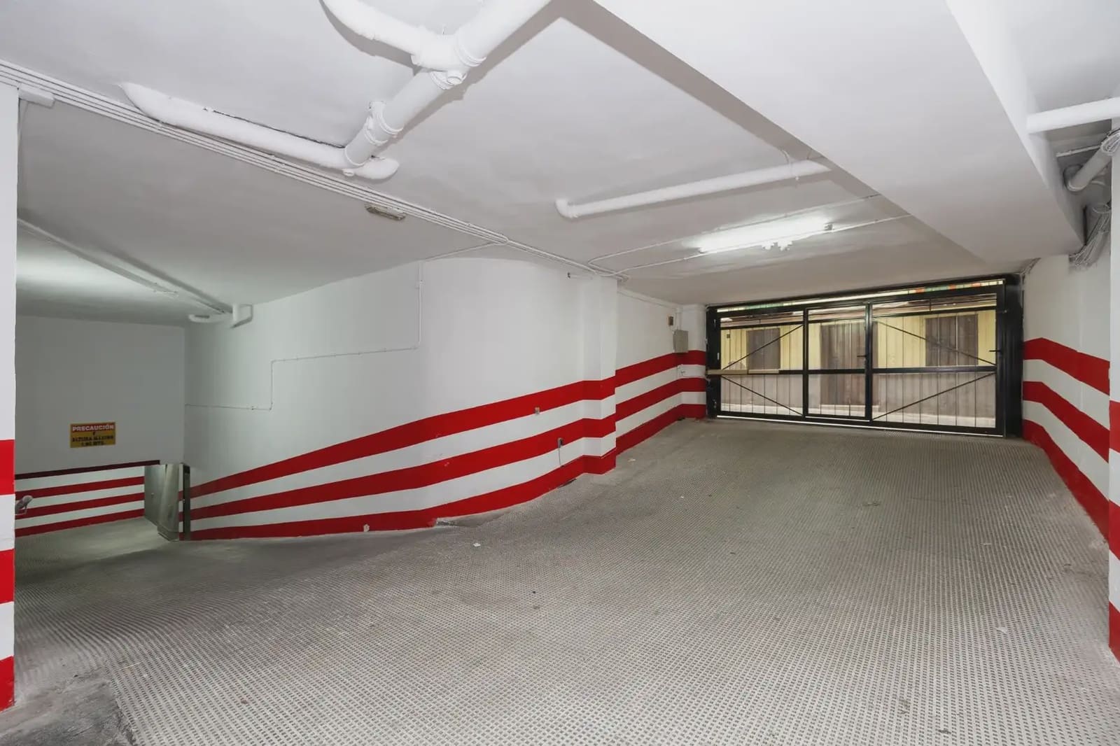 Garage for sale in Granada city - € 36,000 (Ref: 9836919)