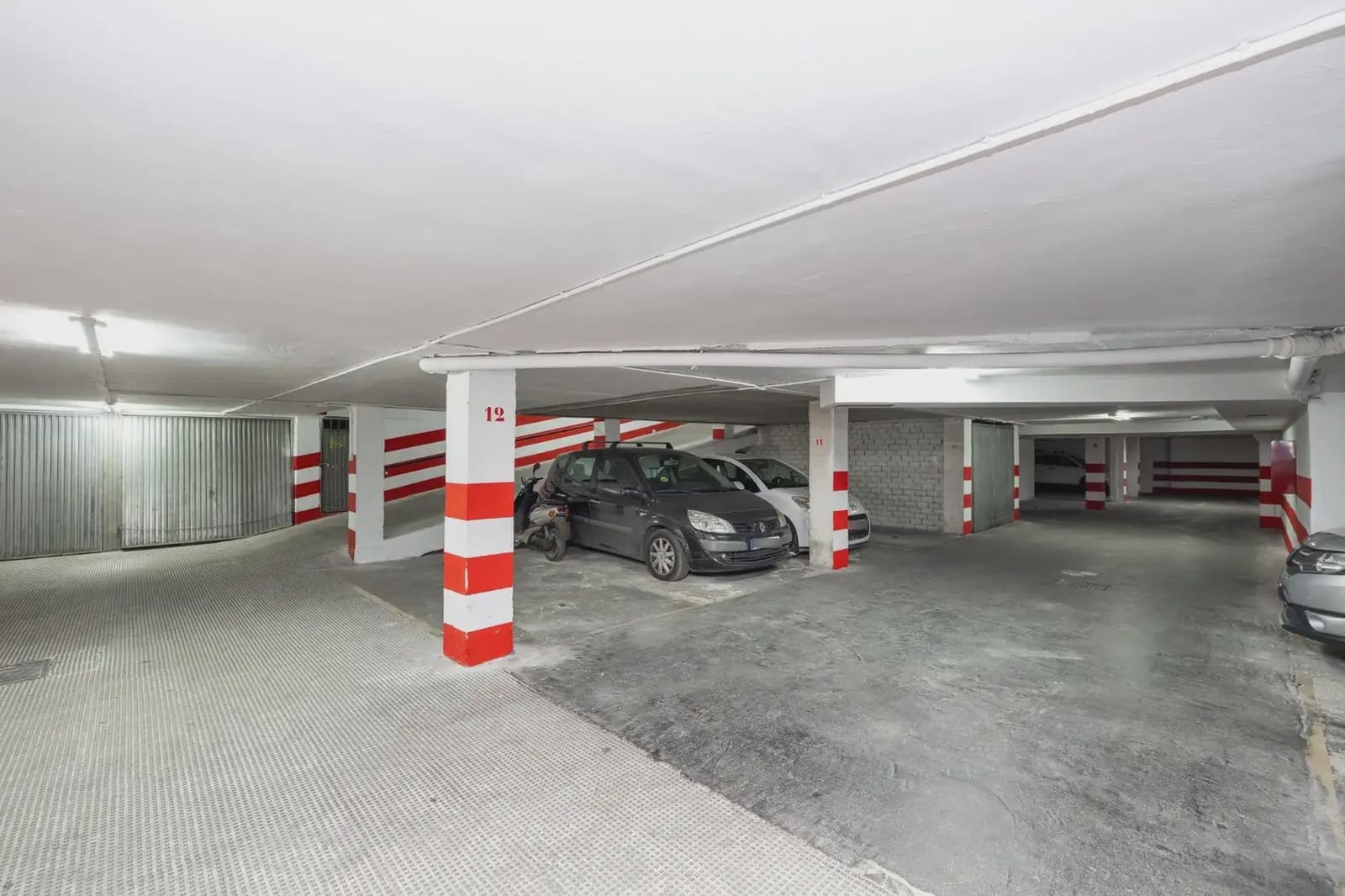 Garage for sale in Granada city - € 36,000 (Ref: 9836919)