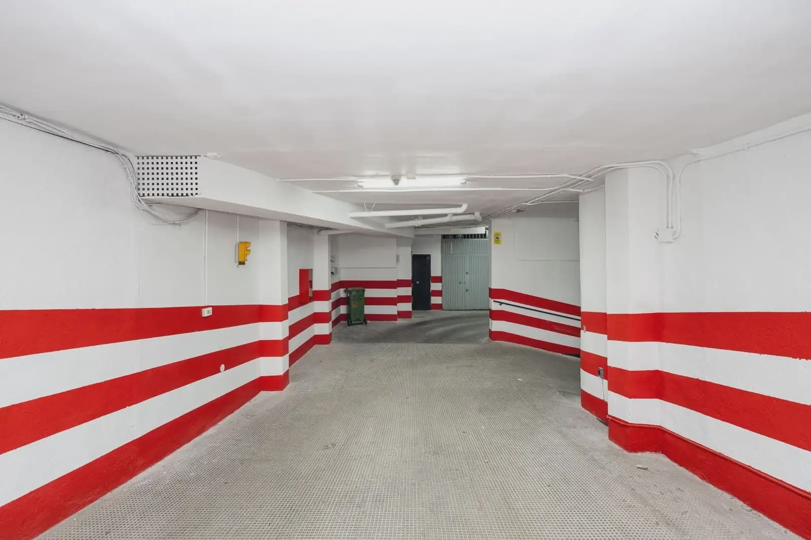 Garage for sale in Granada city - € 36,000 (Ref: 9836919)