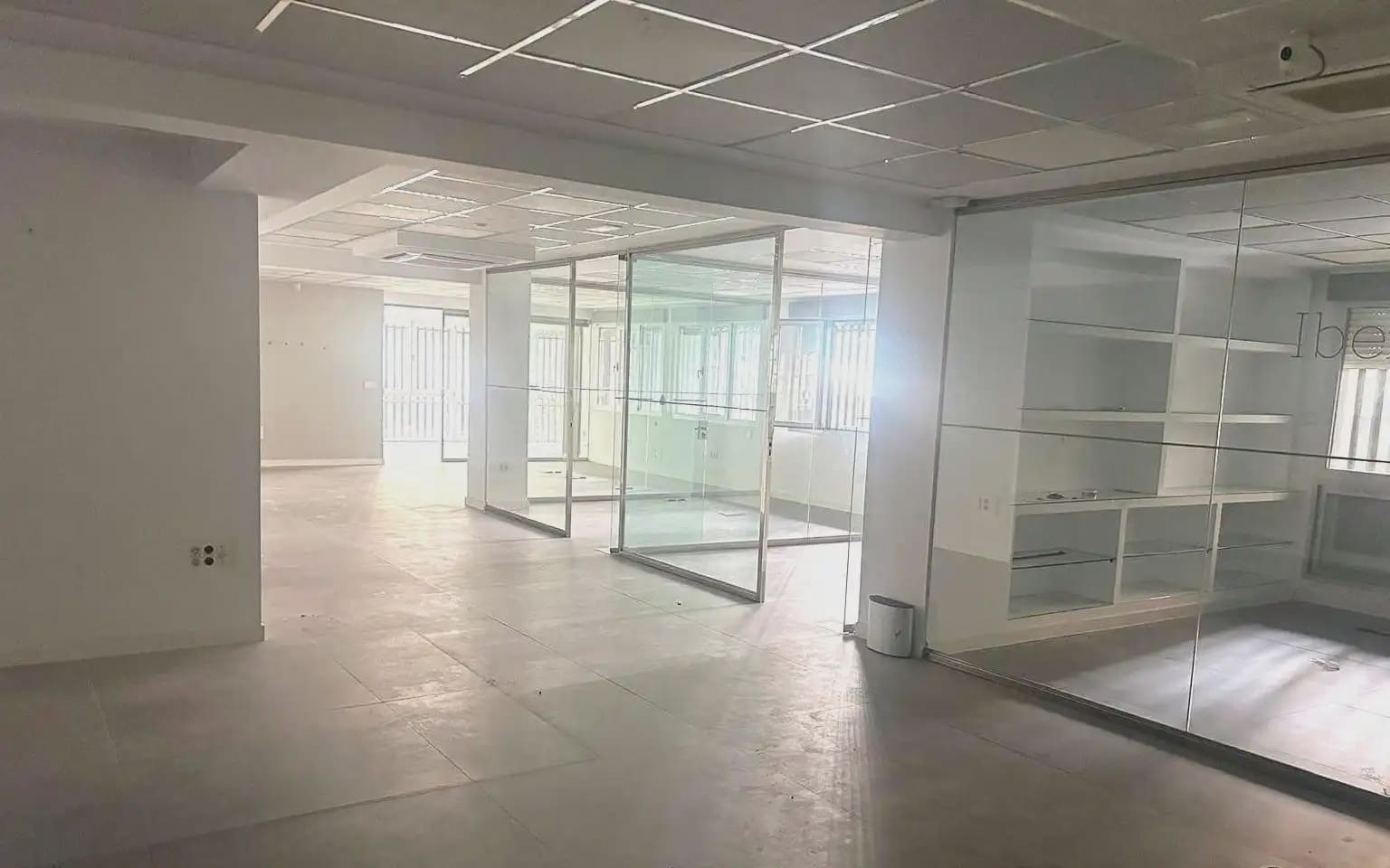 Office for rent in Granada city - € 4,000 (Ref: 9836922)