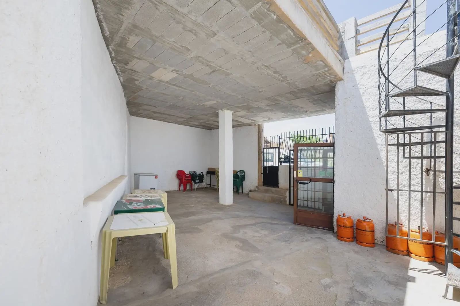 Firma/Unternehmen zu verkaufen in Hueneja - 245.000 € (Ref: 9836923)