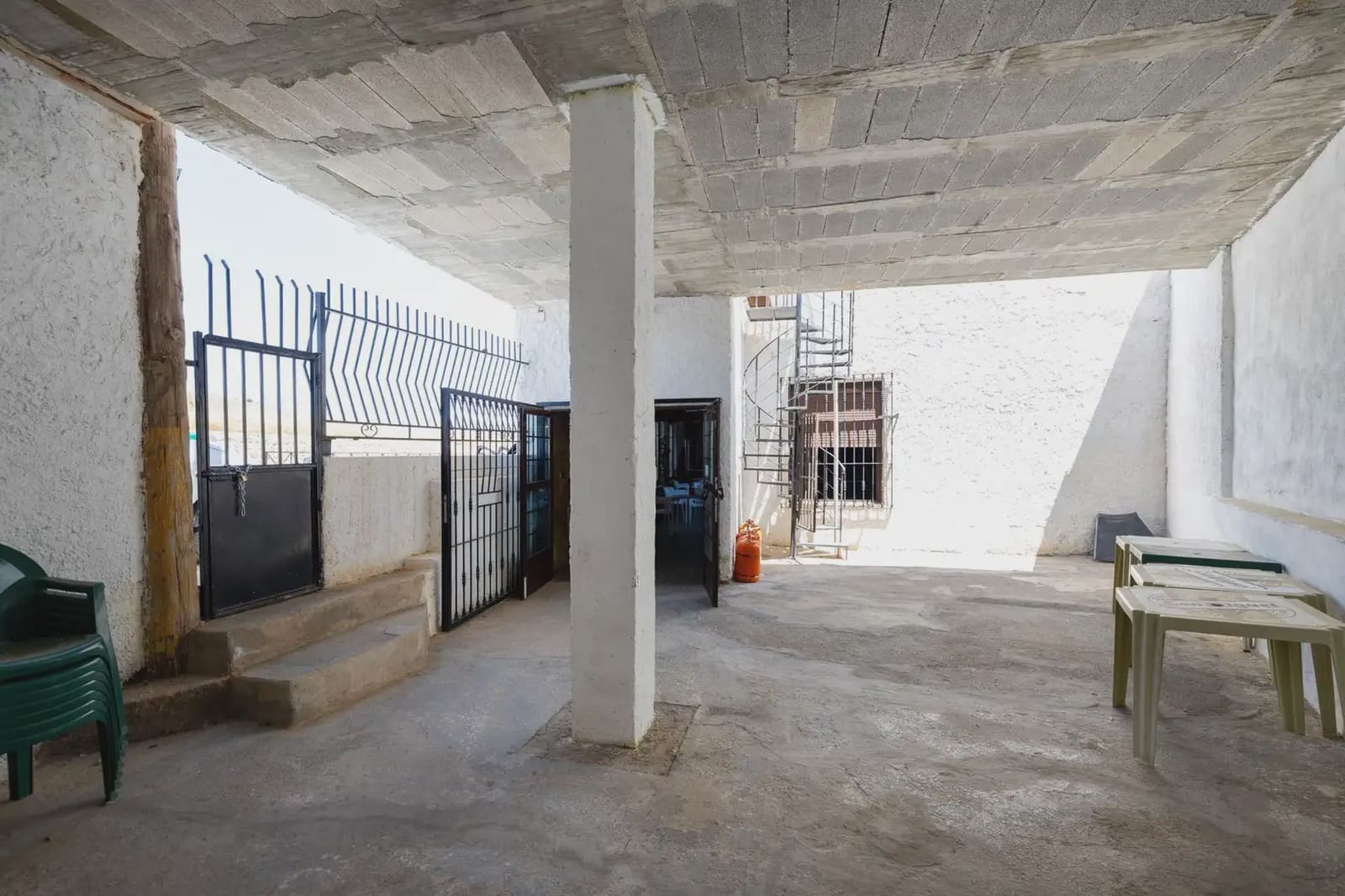 Firma/Unternehmen zu verkaufen in Hueneja - 245.000 € (Ref: 9836923)