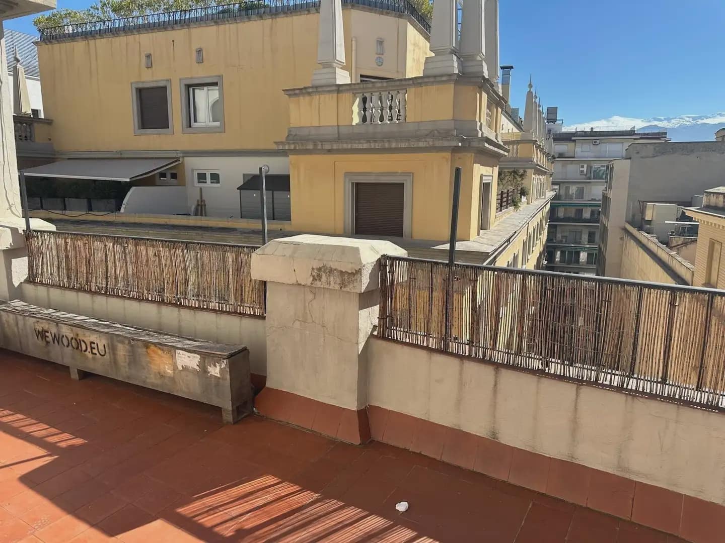 Office for rent in Granada city - € 1,200 (Ref: 9836924)