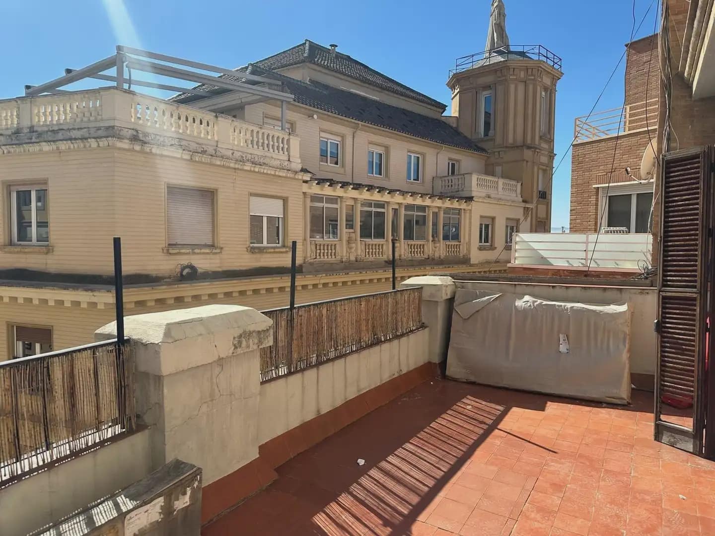 Office for rent in Granada city - € 1,200 (Ref: 9836924)