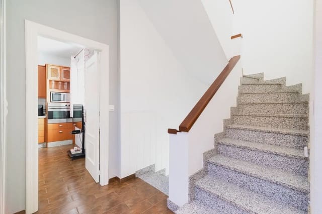 Villa til salgs i Santa Fe med garasje - € 319 900 (Ref: 9836926)