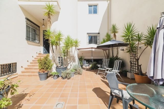 Villa til salgs i Santa Fe med garasje - € 319 900 (Ref: 9836926)