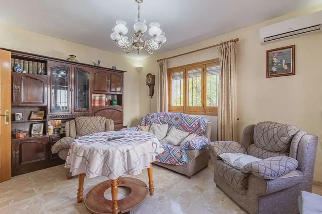 Villa for sale in Albaicin, Granada city with pool garage - € 470,000 (Ref: 9836928)