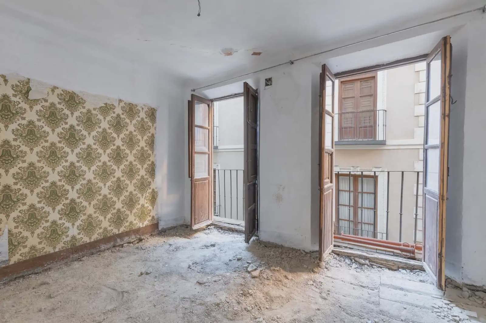 Local Comercial en Granada ciudad en venta - 370.000 € (Ref: 9836930)