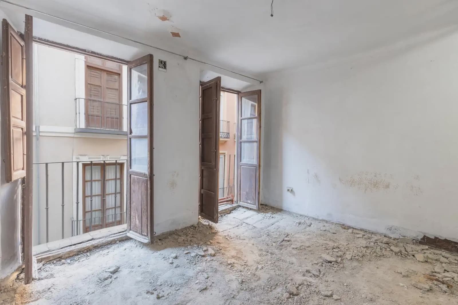 Local Comercial en Granada ciudad en venta - 370.000 € (Ref: 9836930)