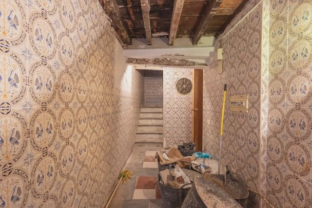 Erhverv til salg i Centro - Sagrario, Granada by - € 370.000 (Ref: 9836930)
