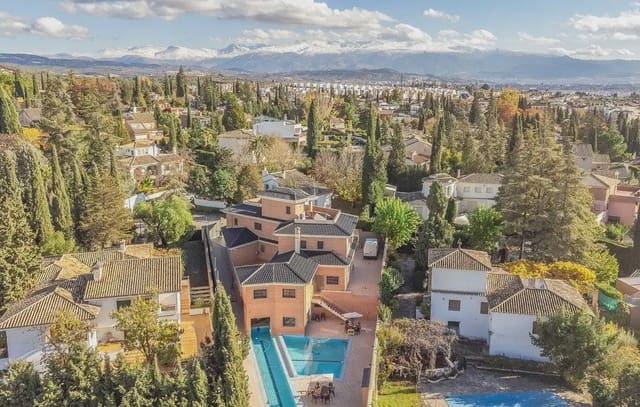 Villa til salg i Albolote med swimmingpool garage - € 990.000 (Ref: 9836932)