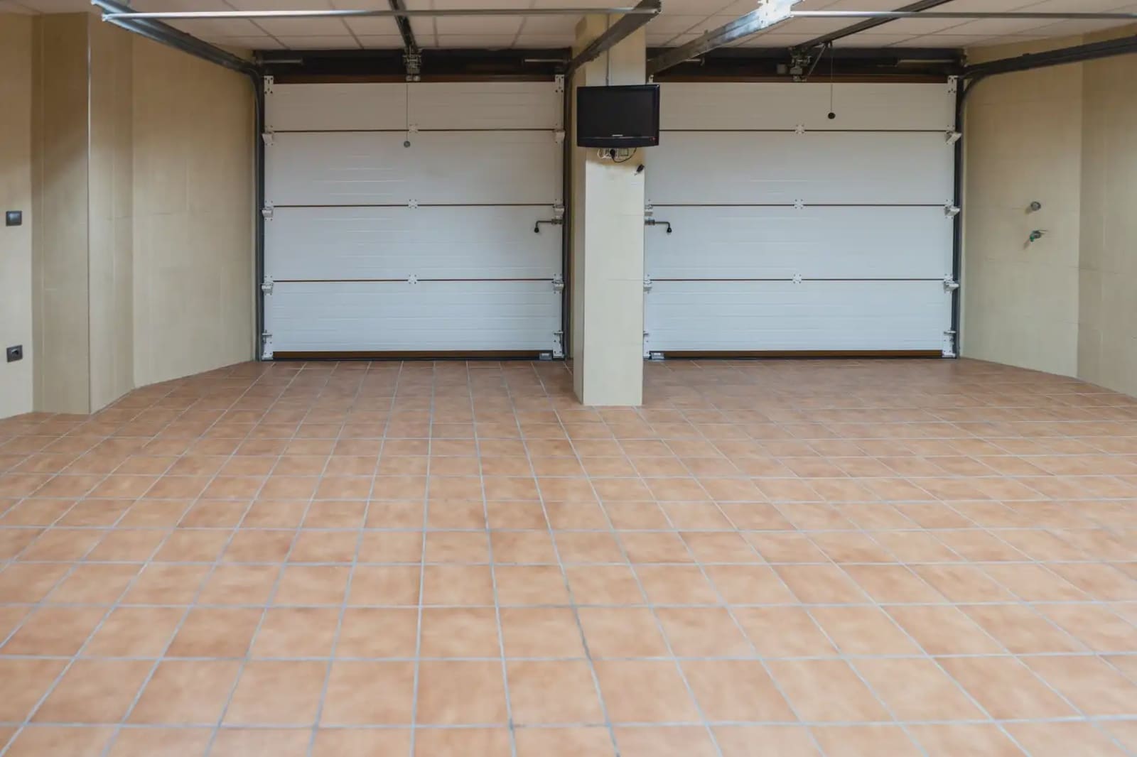 Villa for sale in Albolote with pool garage - € 990,000 (Ref: 9836932)