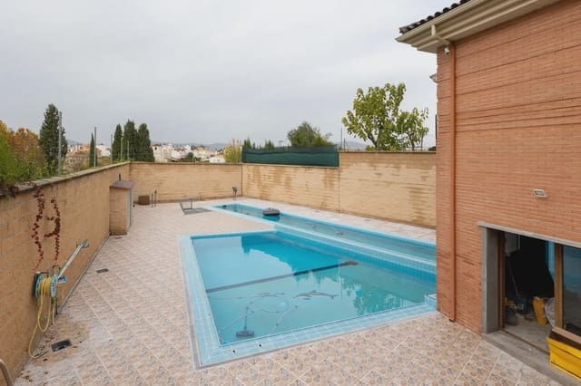 Villa til salg i Albolote med swimmingpool garage - € 990.000 (Ref: 9836932)