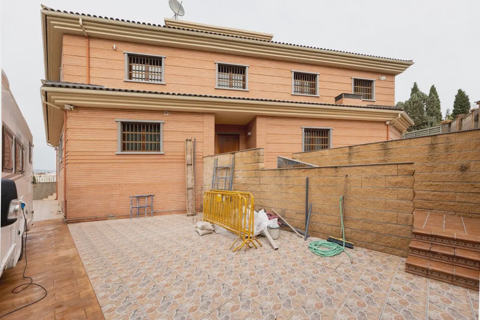 Villa for sale in Albolote with pool garage - € 990,000 (Ref: 9836932)