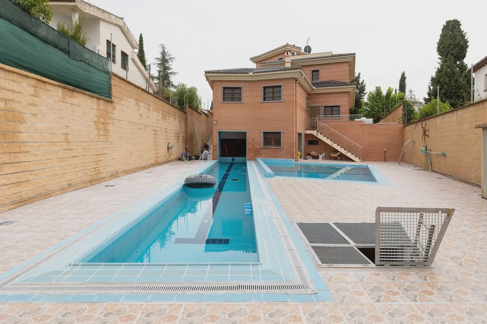 Villa for sale in Albolote with pool garage - € 990,000 (Ref: 9836932)