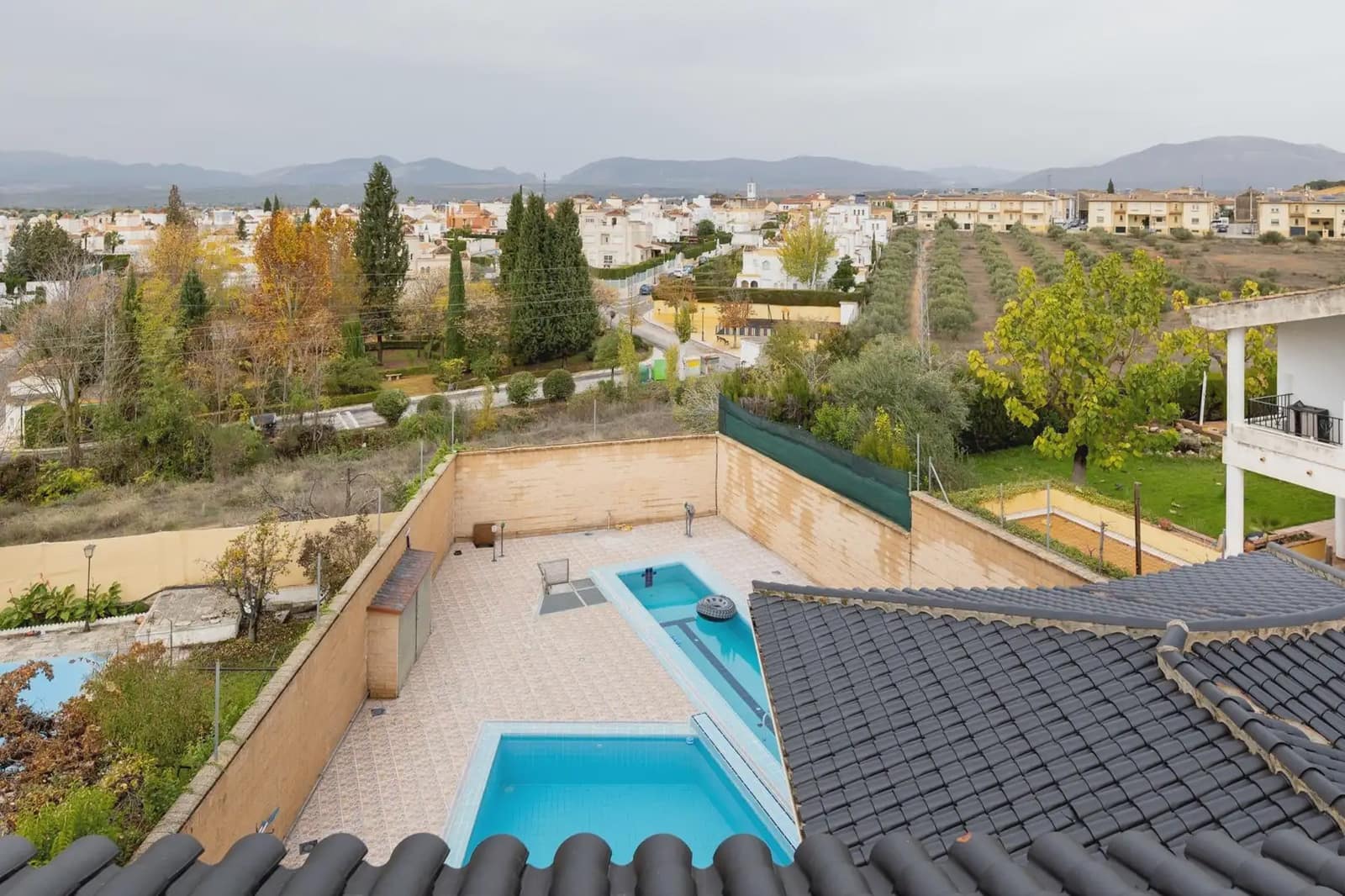 Villa for sale in Albolote with pool garage - € 990,000 (Ref: 9836932)