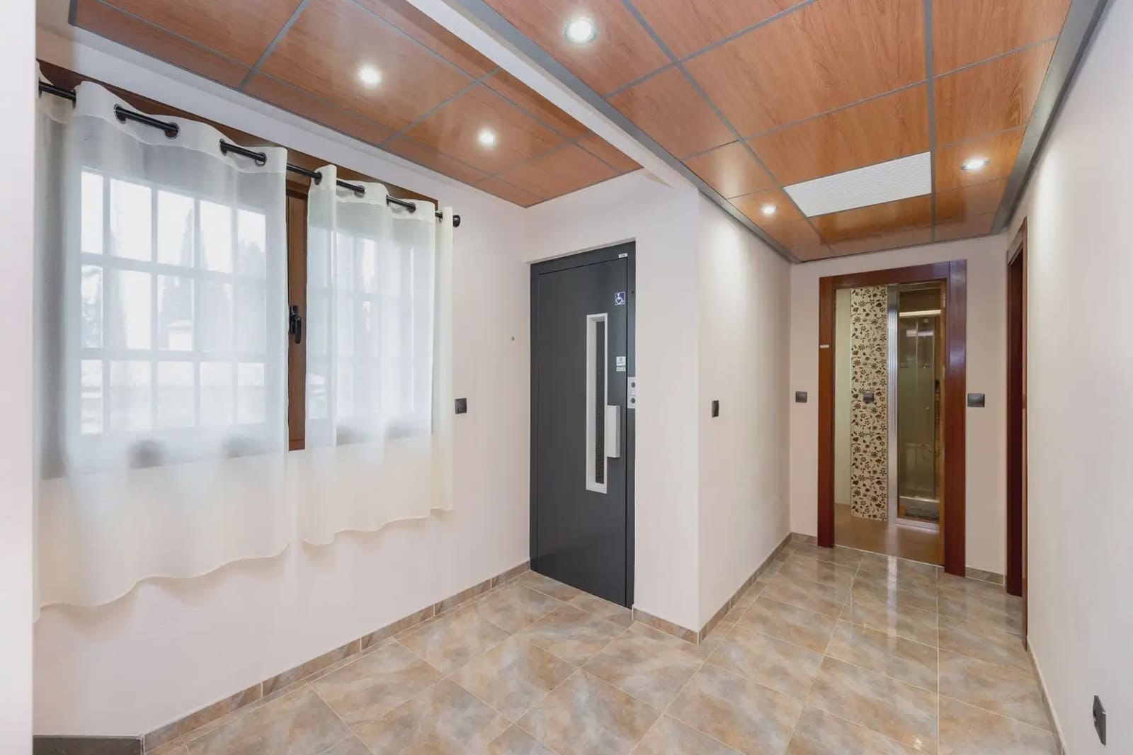 Villa for sale in Albolote with pool garage - € 990,000 (Ref: 9836932)