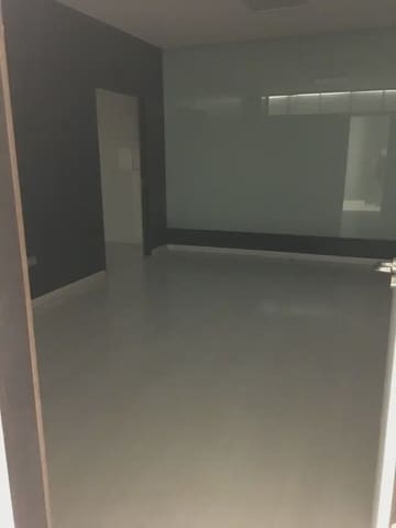 Kommersiell til leie i Figares, Granada by med garasje - € 3 500 (Ref: 9836933)