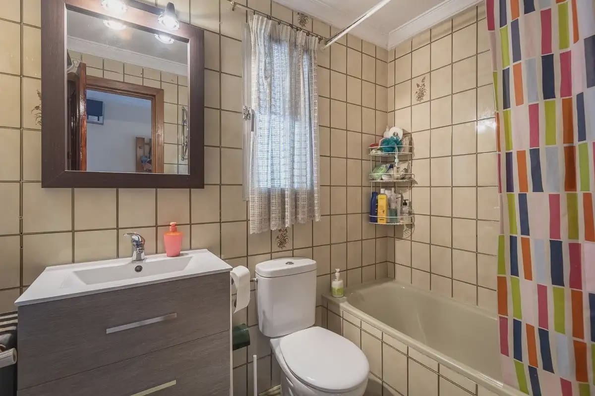 Villa zu verkaufen in Pinos Genil mit Pool Garage - 339.000 € (Ref: 9836934)