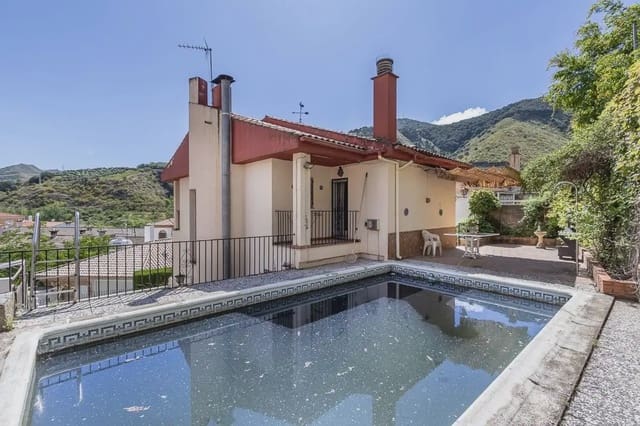Villa zu verkaufen in Pinos Genil mit Pool Garage - 339.000 € (Ref: 9836934)