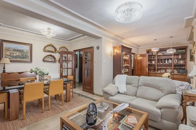 Mieszkanie na sprzedaż w Camino de Ronda - Rosaleda, Miasto Grenada z garażem - 459 900 € (Ref: 9836935)