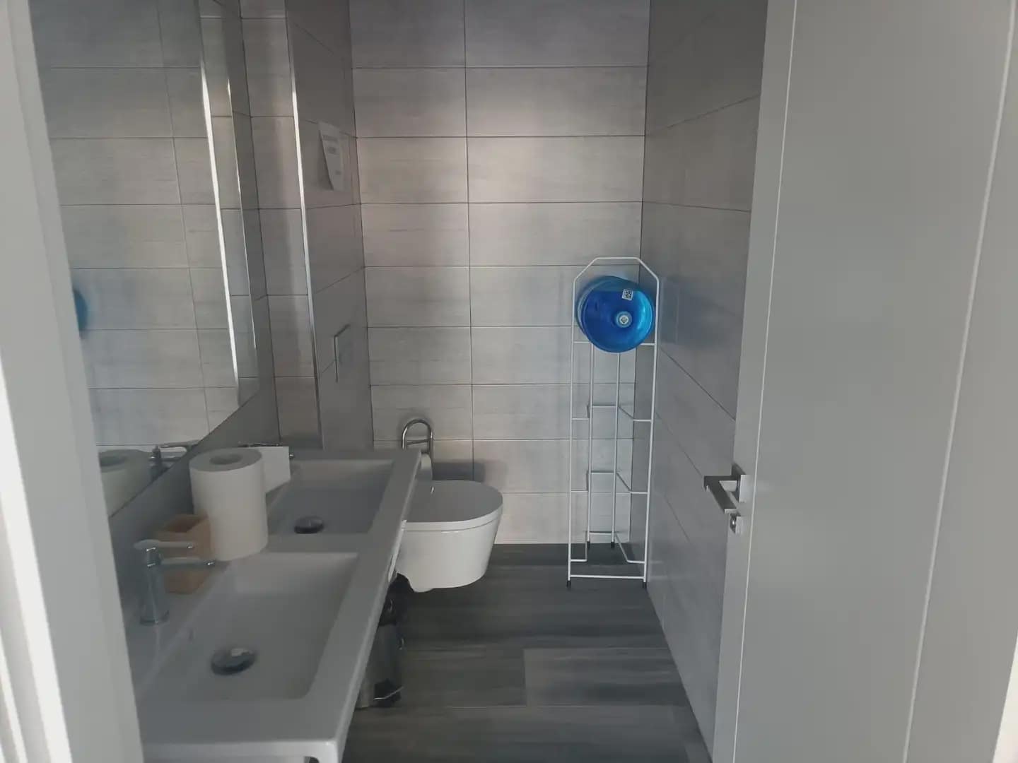 Kommersiell til leie i Armilla - € 2 500 (Ref: 9836936)
