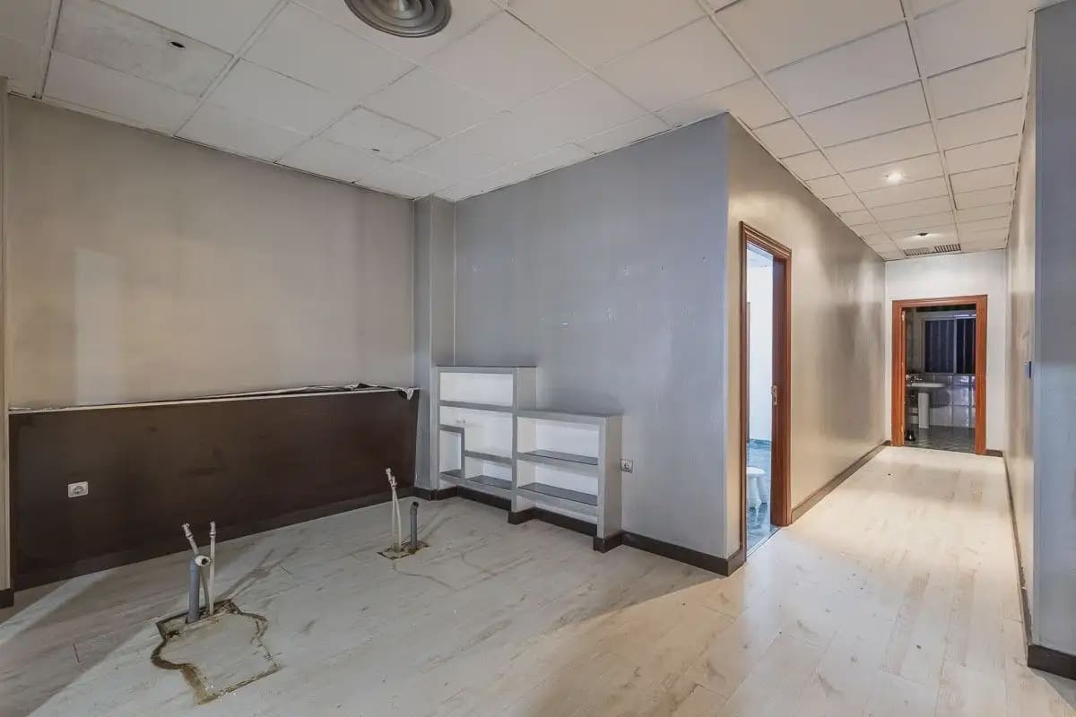 Local Comercial en Granada ciudad en venta - 395.000 € (Ref: 9836938)